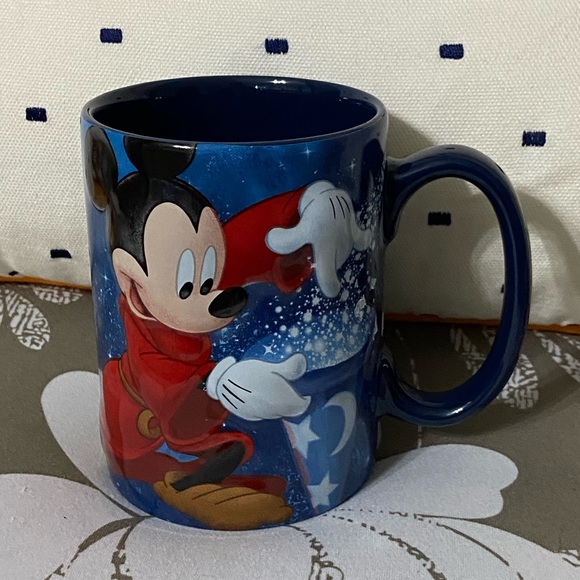 2017 MICKEY MOUSE Walt Disney World Souvenir Cup - Picture 1 of 4